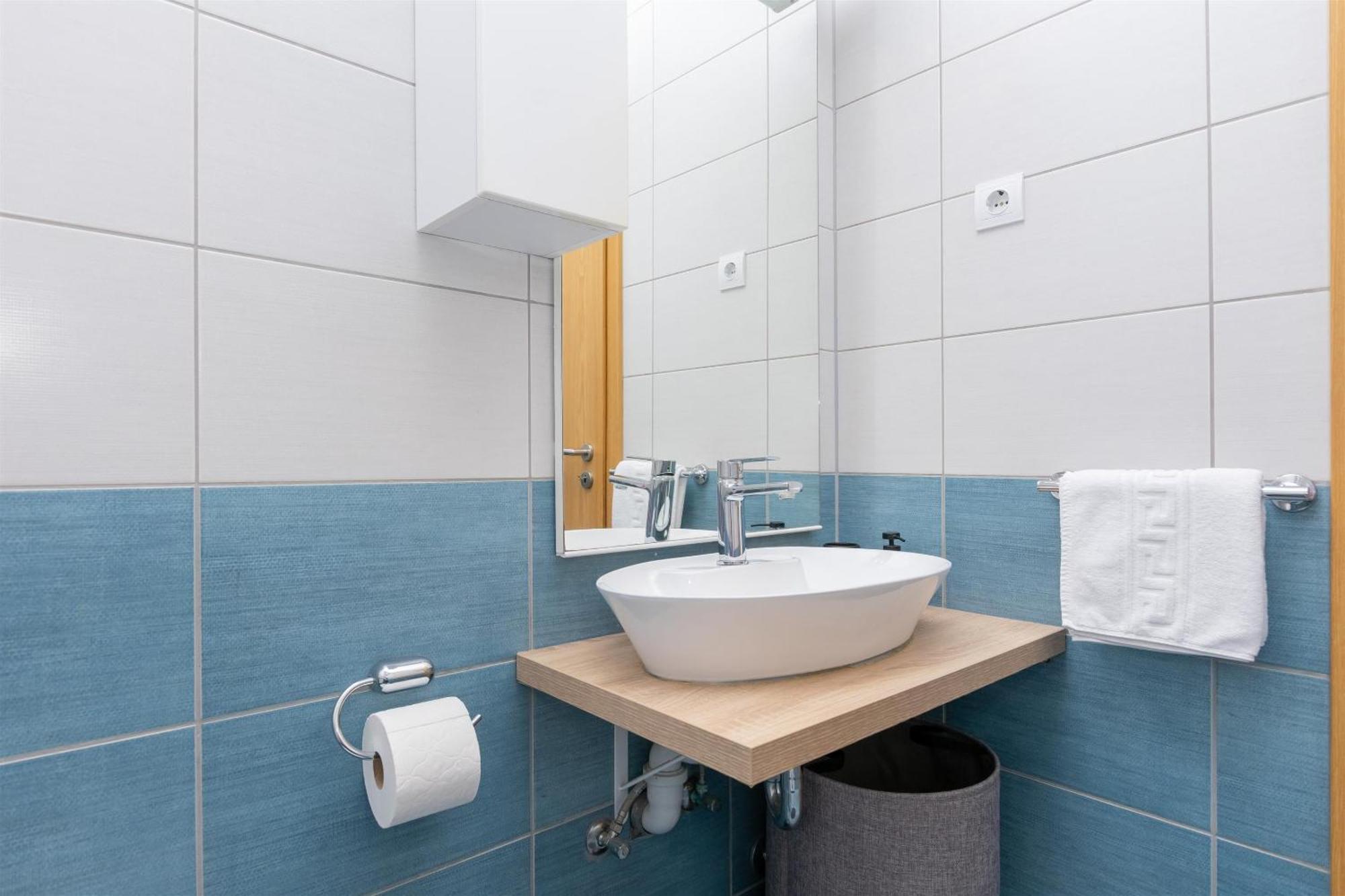 Apartments Marijo Baška Voda Extérieur photo