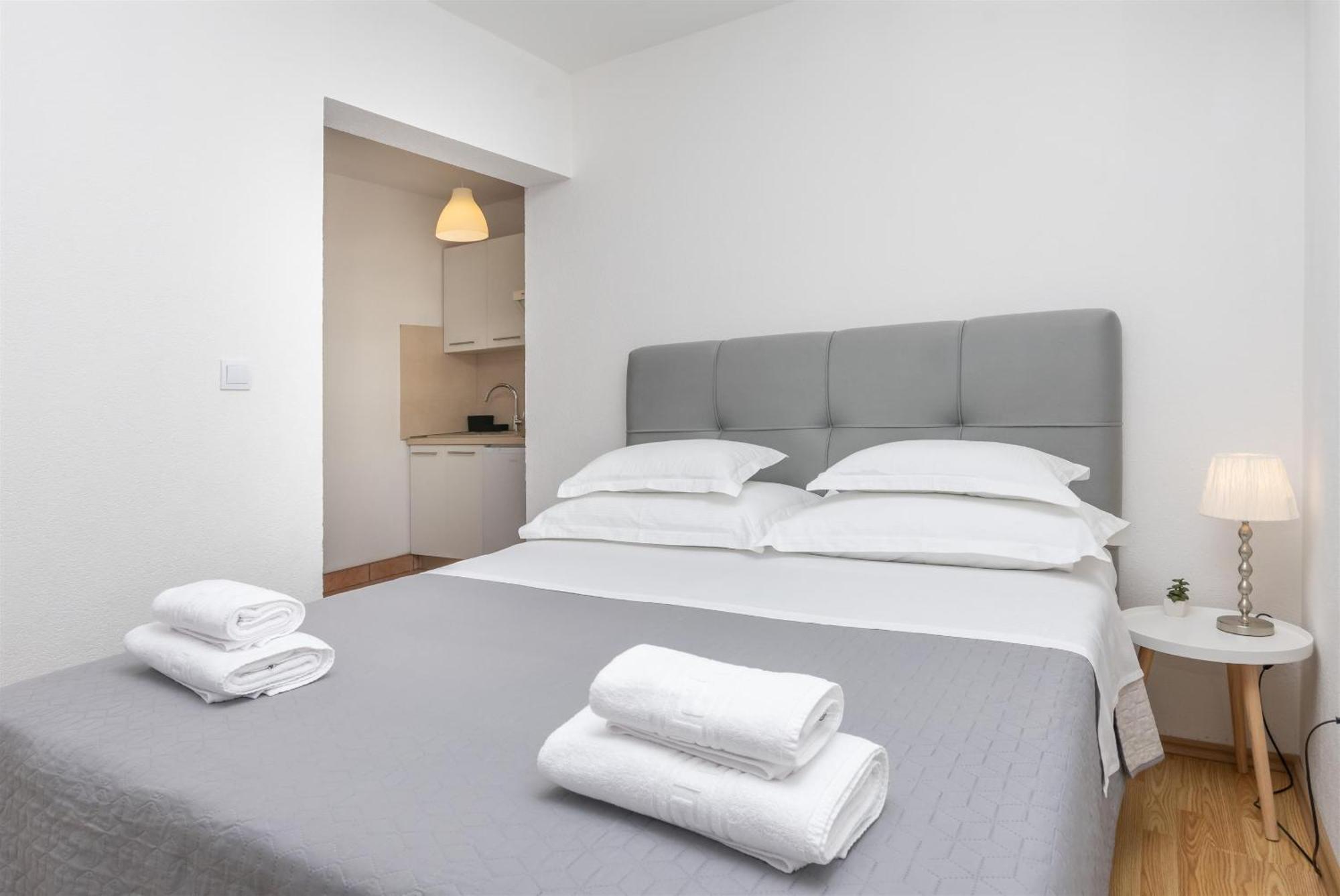 Apartments Marijo Baška Voda Extérieur photo